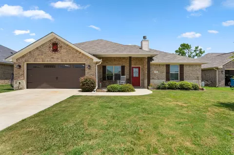 419 Harrell Dr, Chandler, TX 75758