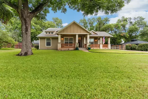303 S 4th St, Grandview, TX 76050