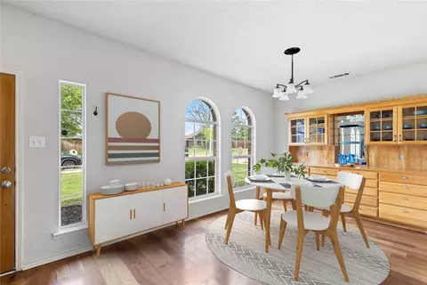 1060 Surrey Cir, Wylie, TX 75098