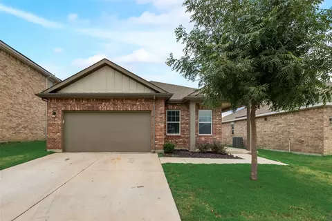 5308 Stone Meadow Ln, Fort Worth, TX 76179