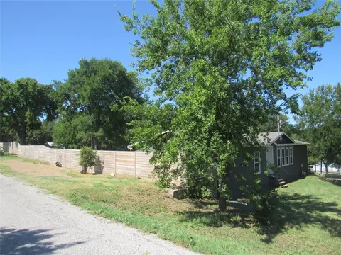 572 Quail Creek Cir, Pottsboro, TX 75076