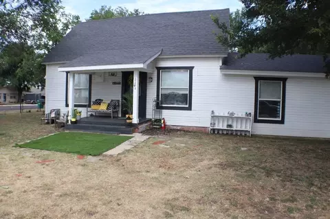 1101 12th St, Bridgeport, TX 76426