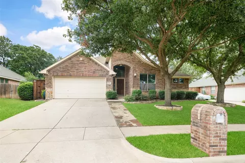 108 Lakehill Ct, Hickory Creek, TX 75065