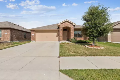 6912 Helm Ln, Fort Worth, TX 76179
