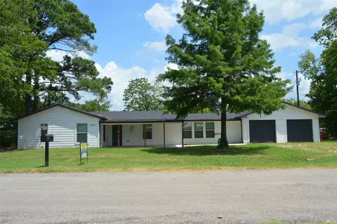 224 Holly Dr, West Tawakoni, TX 75474