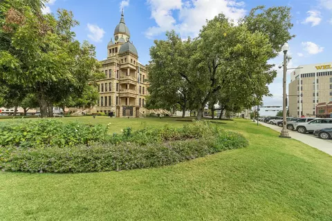 Exterior - 7408 S Oakleaf Trl, Argyle, TX 76226 photo 5 of 7