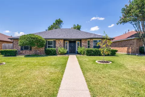 2033 Clearwater Trl, Carrollton, TX 75010