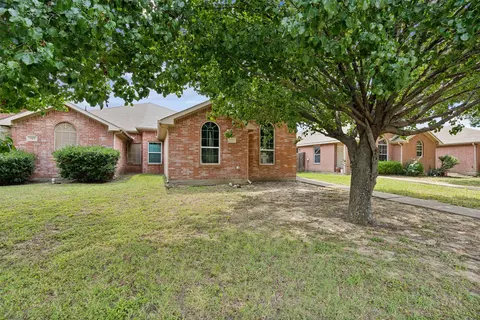 513 Monarch Dr, Lancaster, TX 75146