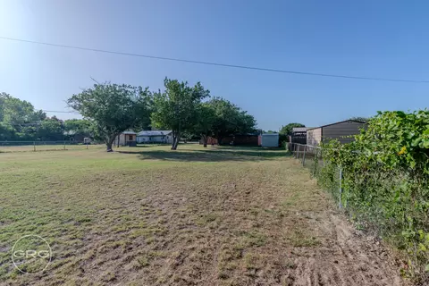 Exterior - 205 Sandy Ln, Clyde, TX 79510 photo 6 of 9