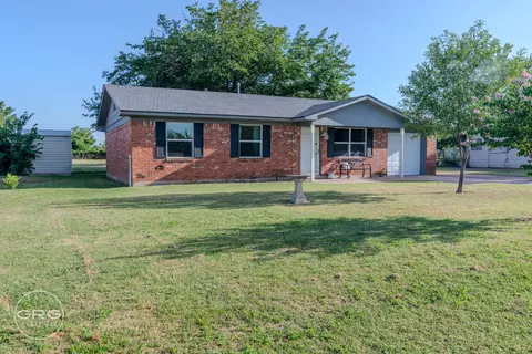 Exterior - 205 Sandy Ln, Clyde, TX 79510 photo 2 of 9