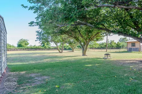 Exterior - 205 Sandy Ln, Clyde, TX 79510 photo 8 of 9