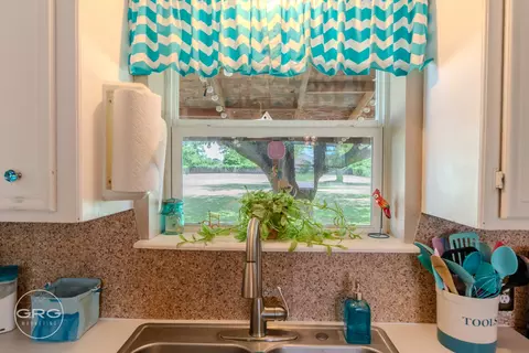 Kitchen - 205 Sandy Ln, Clyde, TX 79510 photo 2 of 2