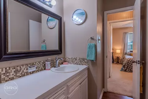Bath - 205 Sandy Ln, Clyde, TX 79510 photo 1 of 2