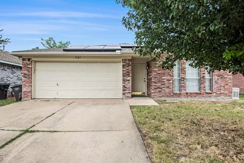 1825 Canyon Ridge St, Fort Worth, TX 76131