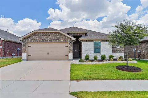 2109 Myrtle Beach Dr, Fort Worth, TX 76108