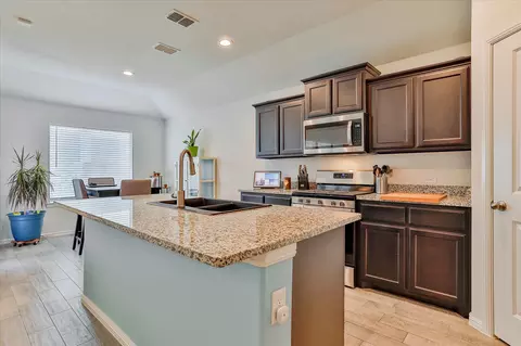 2109 Myrtle Beach Dr, Fort Worth, TX 76108 photo 8