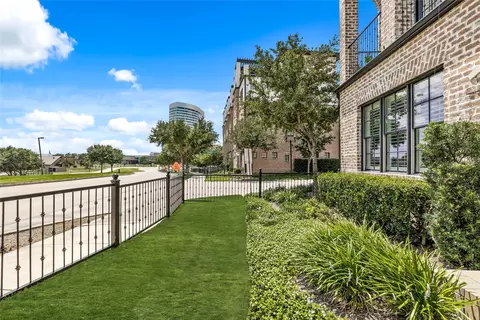 Exterior - 744 Sid Rich Dr, Irving, TX 75039 photo 3 of 6