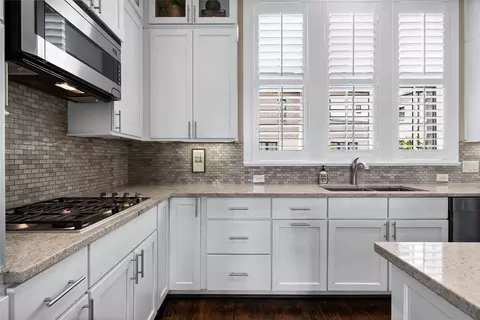 Kitchen - 744 Sid Rich Dr, Irving, TX 75039 photo 5 of 8