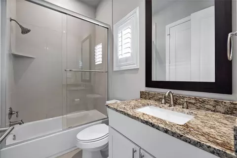 Bath - 744 Sid Rich Dr, Irving, TX 75039 photo 5 of 5