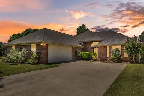 17086 Faircrest Dr, Whitney, TX 76692