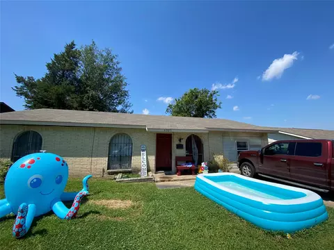 4005 Salem Dr, Garland, TX 75043