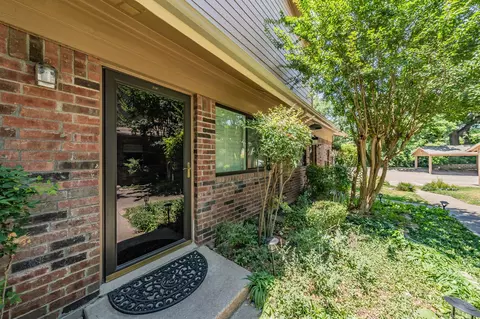 5767 Cedar Creek Dr, Benbrook, TX 76109