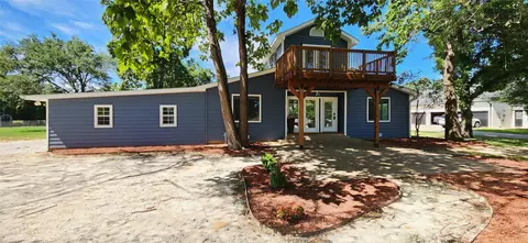 1211 E Kiowa Dr East Dr, Lake Kiowa, TX 76240