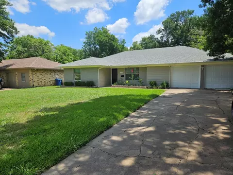 324 Meadowcreek Dr, Desoto, TX 75115