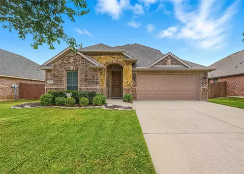 3018 Fern Ct, Midlothian, TX 76065