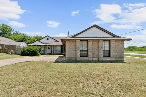101 Hollywood Dr, Glenn Heights, TX 75154
