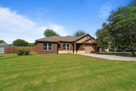 108 Mcanear St, Cleburne, TX 76033