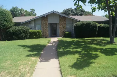 1813 Crockett St, Garland, TX 75042