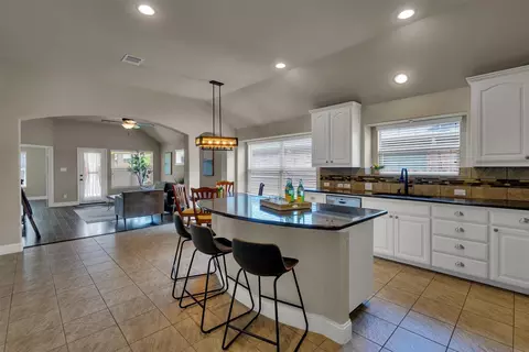 11908 Bexley Dr, Burleson, TX 76028