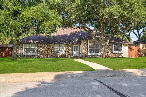 911 Westminister Ln, Duncanville, TX 75137