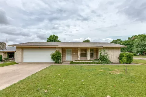 1407 Meadow View Dr, Richardson, TX 75080