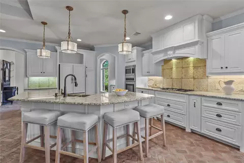 523 S Dallas St, Van Alstyne, TX 75495