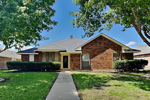 1945 Lansdown Dr, Carrollton, TX 75010