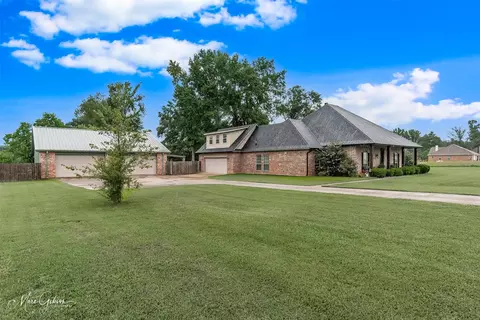 185 Edgewood Dr, Frierson, LA 71027