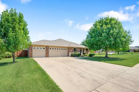 1100 Ethan Dr, Greenville, TX 75402