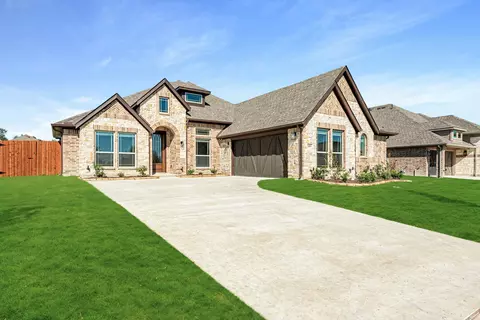 1109 S Bluebird Ln, Midlothian, TX 76065