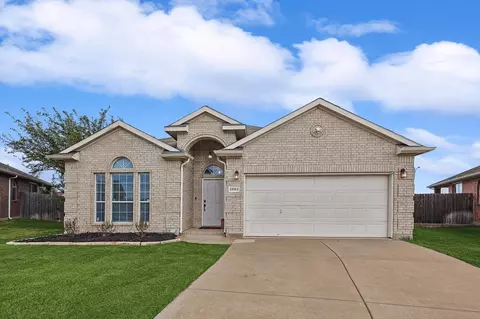 2552 Priscella Dr, Fort Worth, TX 76131