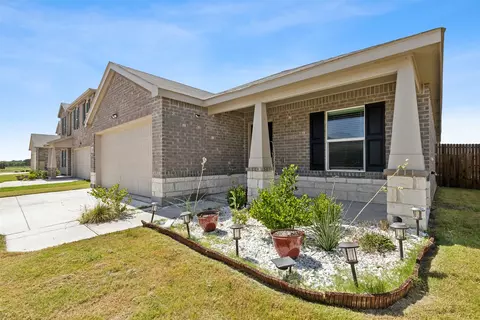 809 Harefield Ln, Haslet, TX 76052 photo 4