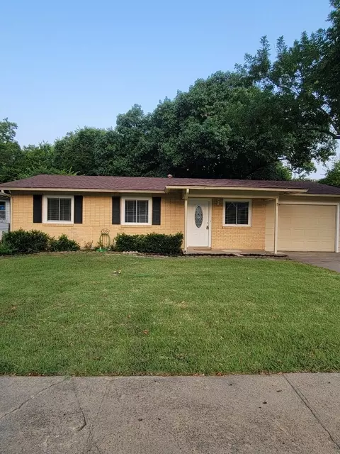 320 S 3rd St, Wylie, TX 75098