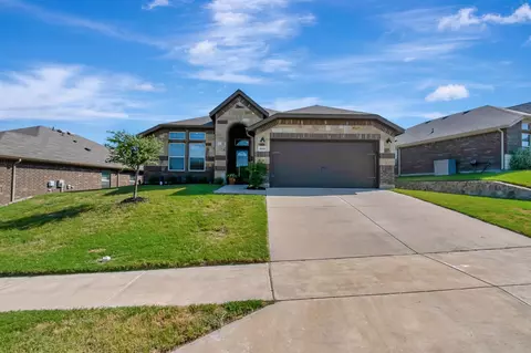 10816 Live Oak Creek Dr, Fort Worth, TX 76108