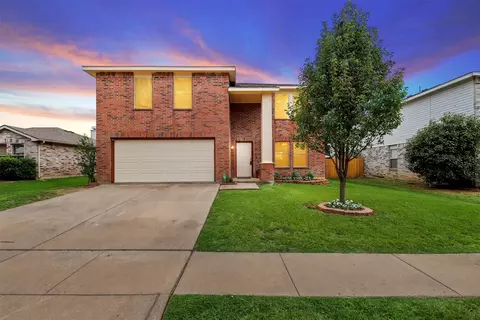 804 Bigfork Dr, Arlington, TX 76001