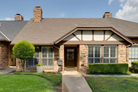 621 Windgate Ct, Arlington, TX 76012
