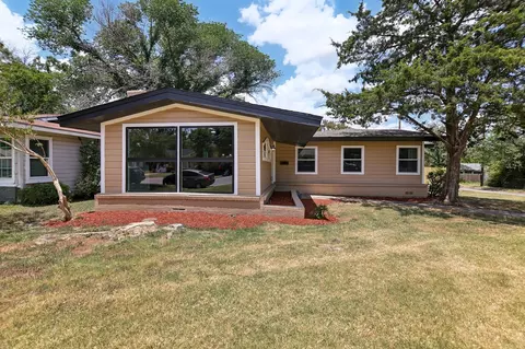 5437 Greenlee St, Fort Worth, TX 76112