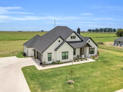 2401 Maywood Ln, Palmer, TX 75152