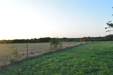 1374 Hoff Rd, Windthorst, TX 76389 photo 14