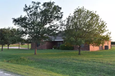 1374 Hoff Rd, Windthorst, TX 76389 photo 3